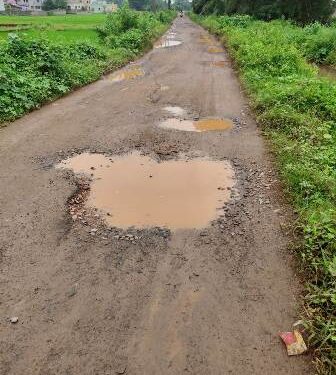 ଗୁଆଳି ମାଇନର କେନାଲ ରାସ୍ତାର ଅବସ୍ଥା ଶୋଚନୀୟ : ତୁରନ୍ତ ମରାମତି ପାଇଁ ଦାବୀ