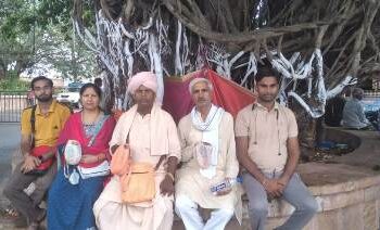 ଶ୍ରୀଗୁଣ୍ଡିଚା ମନ୍ଦିର ବଟବୃକ୍ଷ ଛାଇ ଶାନ୍ତି ଅନୁଭବ କରୁଛନ୍ତି ପର୍ଯ୍ୟଟକ ଓ ଶ୍ରଦ୍ଧାଳୁ