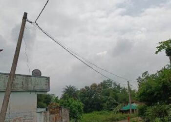 କରୁଆମୁଣ୍ଡା ପଞ୍ଚାୟତ ରେ ଦୁର୍ନତୀ  ଅନ୍ଧାର ରେ ଗାଁ ଦାଣ୍ଡ ହେଳେ କାଗଜପତ୍ର ଉକିଆଁ  ଇଷ୍ଟ୍ରିଡ ଲାଇନ ନାଁ ରେ ୯୦ ହଜାର ଟଙ୍କା ହଡ଼ପ