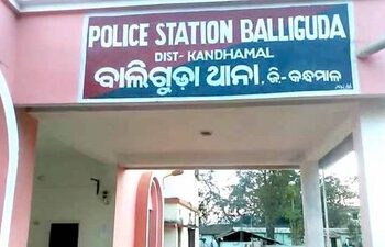 ଅପରେସନ୍ “ଅଗ୍ନି” ବେଆଇନ ବାଣ ଗୋଦାମରେ ଚଢ଼ାଉ : ୩୦ ଲକ୍ଷ ଟଙ୍କା ର ବାଣ ଜବତ – ଜଣେ ଗିରଫ