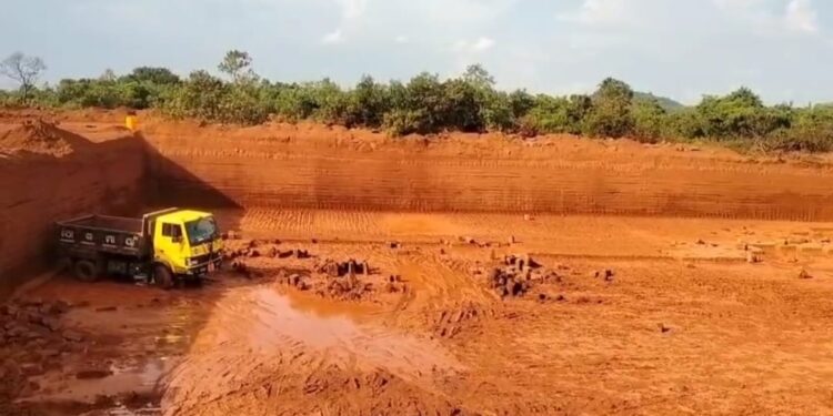 ଲିଜ ଖଣିରେ ମାଫିଆଙ୍କ ରାଜ – ଲିଜଧାରୀଙ୍କୁ ମିଳୁନାହିଁ ଅନୁମତି