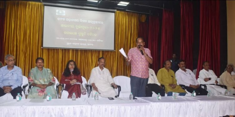 କଟକ ମହାନଗର ନିଗମ ମେୟରଙ୍କ ପଖ଼୍ୟରୁ ପ୍ରଥମ କରି ଦୂର୍ଗା ପୂଜା ପ୍ରସ୍ତୁତି ବୈଠକ ଅନୁଷ୍ଠିତ