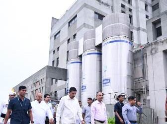 ଦୁଗ୍ଧ ଉତ୍ପାଦନ ବୃଦ୍ଧି ପାଇଁ ଦୁଗ୍ଧ ଚାଷୀମାନଙ୍କୁ ପିଏମ୍‌ଏମ୍‌ୱାଇ ସହ ସଂଯୋଗ କରିବା ଉପରେ ରାଜ୍ୟପାଳଙ୍କ ଗୁରୁତ୍ୱ