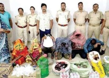 ଗଜପତି ଜିଲ୍ଳାର ବିଭିନ୍ନ ସ୍ଥାନରେ ଅବକାରୀ ଚଢାଉ ବିପୁଳ ମଦ ଜବତ, ୭ ଗିରଫ