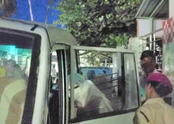 ପାରଳାଖେମୁଣ୍ଡି ରେ ବିଭିନ୍ନ ପ୍ରଲୋଭନ ଦେଖାଇ ଲକ୍ଷ ଲକ୍ଷ ଟଙ୍କା ଠକି ନେଇ ଯାଇଥିବା ଅଭିଯୋଗରେ ୨ ଗିରଫ