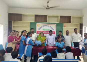 ବାଇପଦା ସରକାରୀ ଉଚ୍ଚବିଦ୍ୟାଳୟ ରେ ପୋଷାକ ବିତରଣ ଉଚ୍ଛବ