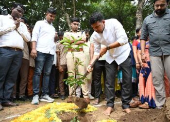 ଜିଲ୍ଲାସ୍ତରୀୟ ଏକ୍ ପେଡ୍ ମା କେ ନାମ୍ ୨.୦’ ଅଭିଯାନ କାର୍ଯ୍ୟକ୍ରମ – ଜିଲ୍ଲାରେ ଲାଗିବ ୨ ଲକ୍ଷ ରୁ ଉର୍ଦ୍ଧ୍ବ ଚାରା