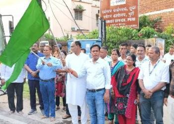 ୧୨୭ ଜଣ ବରିଷ୍ଠ ନାଗରିକ ଗଲେ ତୀର୍ଥଯାତ୍ରାରେ
