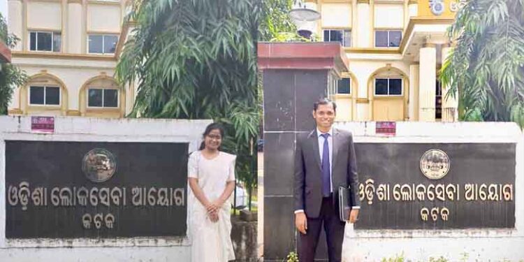 ଓଏଏସ୍ ପାଇଲେ ରଣପୁର ଅଞ୍ଚଳର ୨ ମେଧାବୀ : ଜଣେ ପୁଅ (୩୭ ରାଙ୍କ୍) ଆଉ ଜଣେ ଝିଅ (୧୩୫ ରାଙ୍କ୍)