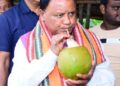 ପୁରୀ ଯିବା ରାସ୍ତାରେ ସତ୍ୟବାଦୀ ନିକଟରେ ପଇଡ ପିଇଲେ ମୁଖ୍ୟମନ୍ତ୍ରୀ