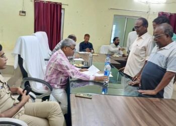 ବାଲିମେଳାରେ ଜିଲ୍ଲାପାଳଙ୍କ ଯୁଗ୍ମ ଅଭିଯୋଗ ଶୁଣାଣି ଶିବିର  ୨୬ ଟି ଅଭିଯୋଗ ଶୁଣିଲେ ଜିଲ୍ଲା ପ୍ରଶାସନ