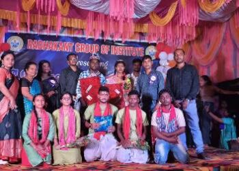 ରାଧାକାନ୍ତ ଗ୍ରୁଫ ଅଫ୍ ଶିକ୍ଷାନୁଷ୍ଠାନ ପକ୍ଷରୁ ନୂତନ ଛାତ୍ରଛାତ୍ରୀମାନଙ୍କୁ ସ୍ୱାଗତ ସମ୍ବର୍ଦ୍ଧନା