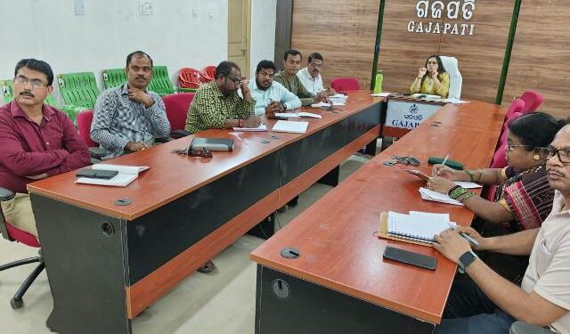 ସମ୍ଭାବ୍ୟ ବାତ୍ୟାର ମୁକାବିଲା ପାଇଁ ଜିଲ୍ଲାପାଳଙ୍କ ସାମ୍ବାଦିକ ସମ୍ମିଳନୀ