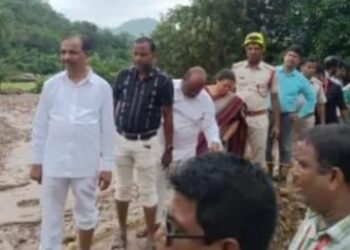 ଗଜପତି ଜିଲ୍ଲାରେ ପ୍ରବଳ ବର୍ଷା ଯୋଗୁଁ କେତକ ଅଞ୍ଚଳରେ ହଇଥିବା ଭୂସ୍ଖଳନର କ୍ଷୟକ୍ଷତି ସ୍ଥିତିର ଅନୁଧ୍ୟାନ କଲେ ମନ୍ତ୍ରୀ ବିଭୁତି ଜେନା