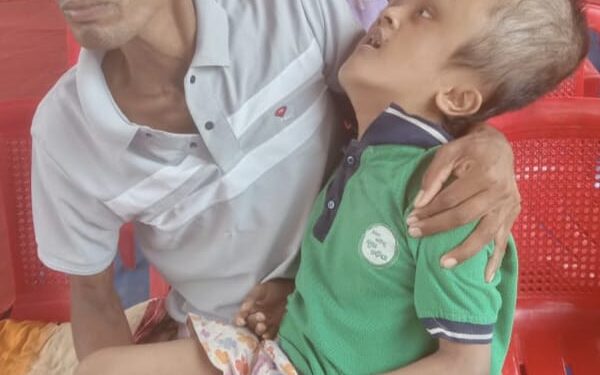 ଅଭାବୀ ପରିବାରର କରୁଣ ଚିତ୍ର – ଭିନ୍ନକ୍ଷମକୁ ମିଳୁନି ସରକାରୀ ସହାୟତା