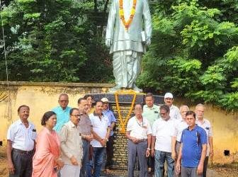 ନୟାଗଡ଼ରେ ପୂଜ୍ୟପୂଜା କମିଟି, ସିଭିଲ ସୋସାଇଟି ପକ୍ଷରୁ ନାଟ୍ୟକାର ରାମଚନ୍ଦ୍ରଙ୍କର ଜନ୍ମ ଦିବସରେ ଶ୍ରଦ୍ଧାଞ୍ଜଳି ଅର୍ପଣ