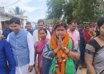 ବିଜେଡି ଶିବିରରେ ମିଶିଲେ ଶତାଧିକ ବିଜେପି ଓ କଂଗ୍ରେସ କର୍ମୀ