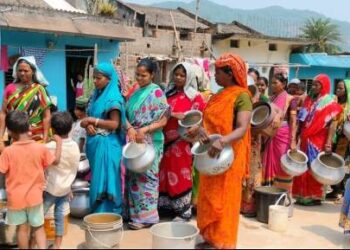 ପାଣି ଅଭାବ,ଦିନକୁ ୧୫୦୦ ଟଙ୍କା ଦେଇ ପିଉଚୁ ପାଣି I