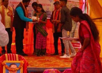 ଅନ୍ୱେଷା ହଷ୍ଟେଲ ରେ ପେରେଣ୍ଟ ଏଜ ପେରେଣ୍ଟ କାର୍ଯ୍ୟ କ୍ରମରେ ବିର୍ସା ମଣ୍ଡା ଜୟନ୍ତୀ ପାଳିତ। ମୂଖ୍ୟ ଅତିଥି ସାମ୍ବାଦିକ ତୁଳସୀ ରାମ୍ ଜଗତ