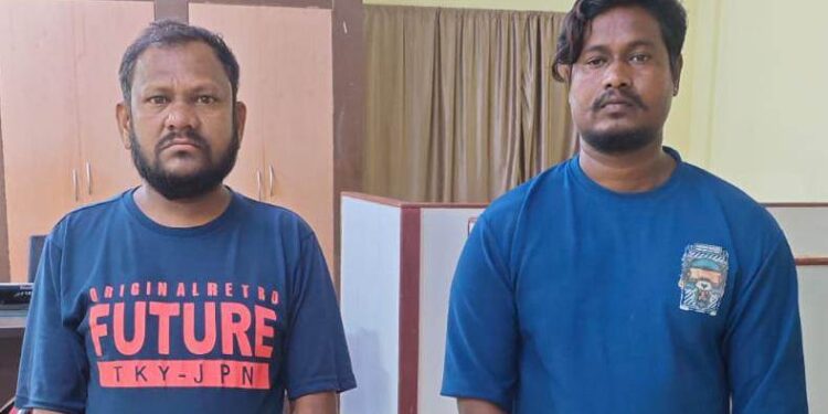 ପାରଳାଖେମୁଣ୍ଡି ପୋଲିସ କୁ ମିଳିଛି ବଡ଼ ସଫଳତା ଦୁଇ ଚୋର ଗିରଫ : ସ୍ପଷ୍ଟ ଦିବା ଲୋକରେ ଚୋରି ଉଦ୍ୟମ ବିଫଳ