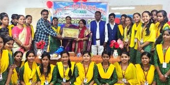 ଇନ୍ଦିରା ଗାନ୍ଧୀ ମହିଳା ଡ଼ିଗ୍ରୀ ମହାବିଦ୍ୟାଳୟର ଓଡ଼ିଆବିଭାଗ ମୁଖ୍ୟଅଧ୍ୟାପିକାଙ୍କୁ ଅବସର କାଳୀନ ସମ୍ବର୍ଦ୍ଧନା