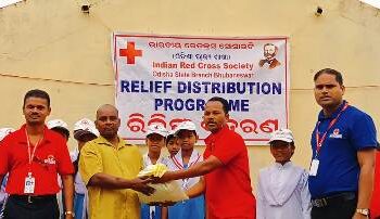 କେ. ଏମ୍ .ଭାଲିଆସାହିରେ ରିଲିଫ୍ ବଣ୍ଟନ