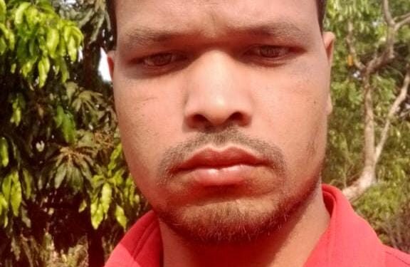 ଭୁବୁନି ପଞ୍ଚାୟତ ସିତୀଗୁଡ଼ା ଗ୍ରାମରେ ନିଜ ଦେଶୀ ବନ୍ଧୁକରେ ବାରୂଦ ଭର୍ତ୍ତି କରୁଥିବା ବେଳେ ଗୁଳି ଫୁଟି ଯୁବକଙ୍କ ମୃତ୍ୟୁ