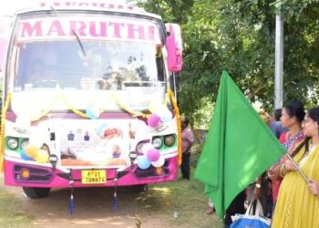 ଉଜ୍ଜୟିନୀ-ଓଁକାରେଶ୍ବର ତୀର୍ଥ ଯାତ୍ରା ରେ ଅଭିମୁଖେ ବାହାରିଲେ ଗଜପତିର ୭୨ ଜଣ ବରିଷ୍ଠ ନାଗରିକ