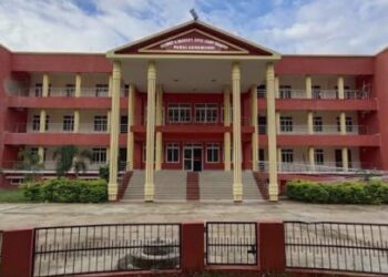 ଗଜପତି ଜିଲ୍ କୋର୍ଟ ପାରଳାଖେମୁଣ୍ଡି ସହରର ଜଣେ ସ୍ୱଚ୍ଛସାଥୀ ଙ୍କୁ ଅସଦାଚରଣ ମାମଲାର ବିଚାର କରି ଅଭିଯୁକ୍ତଙ୍କୁ ୧ବର୍ଷ ସଶ୍ରମ କାରାଦଣ୍ଡ ରାୟ ଶୁଣାଇଲେ