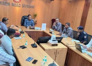 ଖୋର୍ଦ୍ଧାରୋଡ୍ ରେଳ ମଣ୍ଡଳ ଦ୍ୱାରା ବିପର୍ଯ୍ୟୟ ପ୍ରସ୍ତୁତି ବୈଠକ: ପ୍ରଭାବଶାଳୀ ବିପର୍ଯ୍ୟୟ ମୁକାବିଲା ପାଇଁ ମିଳିତ ସମନ୍ୱୟ ଏବଂ ସମ୍ପୂର୍ଣ୍ଣ ମକ୍ ଡ୍ରିଲ୍ ଯୋଜନା