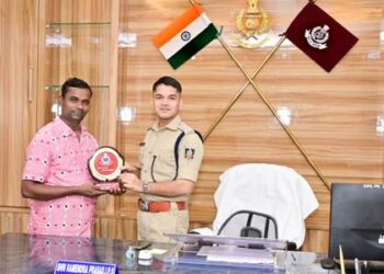 ଉପଖଣ୍ଡ ଆରକ୍ଷୀ ଅଧିକାରୀ ଙ୍କ ଦ୍ବାରା ଫଟୋ ଗ୍ରାଫର ବୁଲୁ ସମ୍ମାନିତ