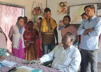 ଜୁନାଗାଁ ବିଦ୍ୟାଳୟ ରେ ଶିକ୍ଷକ ଅଭାବ, ଉତ୍ତେଜିତ ହେଲେ ଅଭିଭାବକ : ପରିଦର୍ଶନ ରେ ଆସିଥିବା ସିଆରସିସି ଙ୍କୁ ୪ ଘଣ୍ଟା ଅଟକ