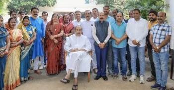 ନବୀନ ପଟ୍ଟନାୟକଙ୍କୁ ଭେଟିଲେ ବିଜେଡ଼ି ନେତା ଓ କର୍ମୀ