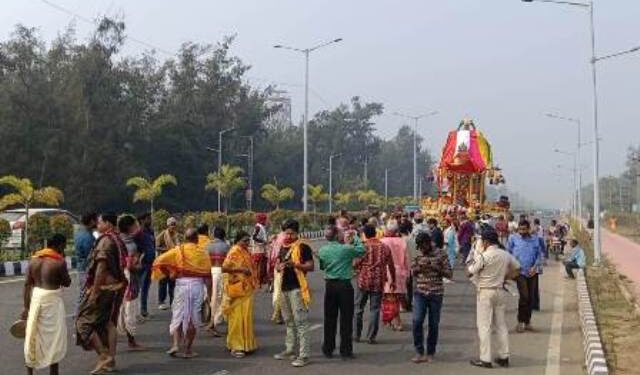 ପବିତ୍ର ଶାମ୍ବ ଦଶମୀରେ କୋଣାର୍କରେ ସୂର୍ଯ୍ୟ ଆଳତି ଟ୍ରଷ୍ଟ ପକ୍ଷରୁ ଚନ୍ଦ୍ରଭାଗାରେ ଭବ୍ୟ ସୂର୍ଯ୍ୟ ଆଳତି କାର୍ଯ୍ୟକ୍ରମ କୋଣାର୍କ