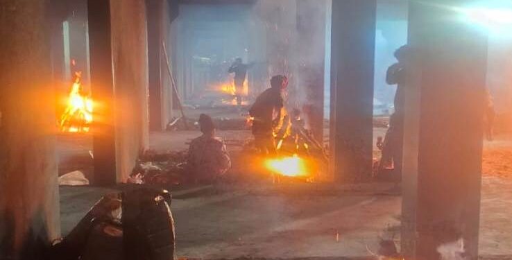 ସ୍ବର୍ଗଦ୍ବାର ଶ୍ମଶାନରେ ଶବକୁ ମହାଅପମାନ ଦୁର୍ନୀତିର ଦୁର୍ଗନ୍ଧ ଜଳଜଳ ଭିଆଇପିଙ୍କ ଶବ ପାଇଁ ପିଣ୍ଡି ସଂରକ୍ଷିତ