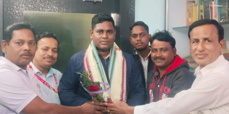 ବୋଲଗଡ଼ ଡିଜିଟାଲ ସାମ୍ବାଦିକ ସଂଘ ତରଫରୁ ନୂତନ ଥାନା ଅଧିକାରୀଙ୍କୁ ସମ୍ବର୍ଦ୍ଧନା