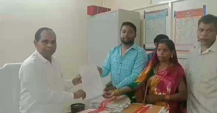 ପାନୀୟ ଜଳ ସଙ୍କଟକୁ ନେଇ ଗଜପତି ପ୍ରଶାସନର ଦ୍ବାରସ୍ଥ ହେଲେ ଗ୍ରାମବାସୀ