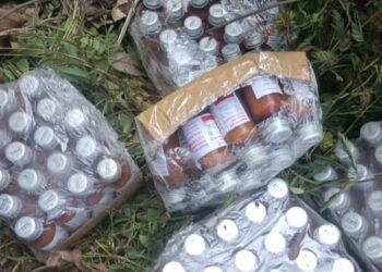 ସରକାର କା ମାଲ ଦରିଆ ମେଁ ଢାଲ : ମୋହନାର ୩୨୬ ନଂ ଜାତୀୟ ରାଜପଥ କଡ଼ରେ ଲକ୍ଷାଧିକ ଟଙ୍କାର ଔଷଧକୁ ଫୋପାଡ଼ି ଦିଆଯାଇଛି