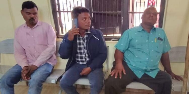 ଗଜପତିରେ ନିଯୁକ୍ତି ନାଁରେ ପଶ୍ଚିମବଙ୍ଗର ଠକ ସଂସ୍ଥାର ଉଦ୍ୟମ ଫସର ଫାଟିଲା ୩ ଜଣଙ୍କୁ ଅଟକ ରଖି ପୋଲିସର ତଦନ୍ତ ଜାରି