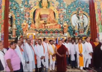 ଜିରାଙ୍ଗ ବୌଦ୍ଧ ମନ୍ଦିର ଦର୍ଶନ କଲେ ମନ୍ତ୍ରୀ ଓ 10 ଜଣ ବିଧାୟକ