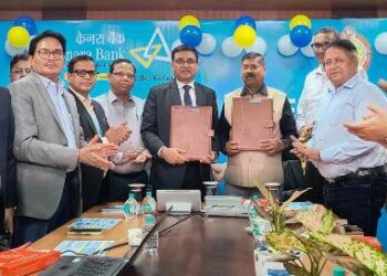 ରେଳଷ୍ଟେସନ ମାନଙ୍କରେ ନିରାପଦ ପାନୀୟ ଜଳ ଯାଞ୍ଚ ସୁଦୃଢ଼ ​​କରିବା ପାଇଁ ଖୋର୍ଦ୍ଧାରୋଡ଼ ରେଳ ମଣ୍ଡଳ ଦ୍ୱାରା ମଲ୍ଟି-ପାରା ମିଟର ଜଳ ଗୁଣବତ୍ତା ପରୀକ୍ଷା କିଟ୍ ପ୍ରଦାନ