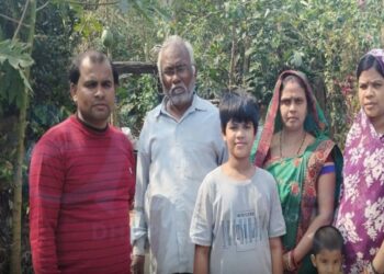 ଦିନ ଦି ପହର ରେ ପୋଲିସ କୁ ଦୁର୍ବୁତ୍ତ ଙ୍କ ଖୋଲା ଚାଲେଞ୍ଜ : ରାଜ ପରିବାର ର ଘର ମାଲିକଙ୍କୁ ହ୍ୟାଣ୍ଡ୍‌କ୍ୟାପ୍‌ ପକାଇ ନଗଦ ଟଙ୍କା ଓ ସୁନା ଲୁଟିନେଲେ