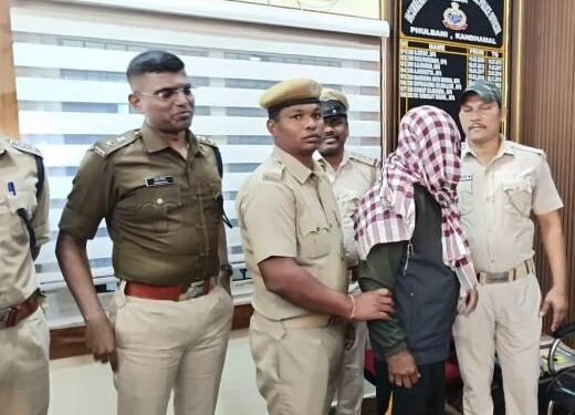 ଦେଶୀ ବନ୍ଧୁକ କାରଖାନା ଠାବ : ୪ ବନ୍ଧୁକ ଜବତ, ଜଣେ ଗିରଫ