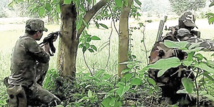 ସୁରକ୍ଷାକର୍ମୀ-ମାଓବାଦୀ ମୁହାଁମୁହିଁ : ବନ୍ଧୁକ ସମେତ ଅନେକ ମାଓ ସାମଗ୍ରୀ ଜବତ