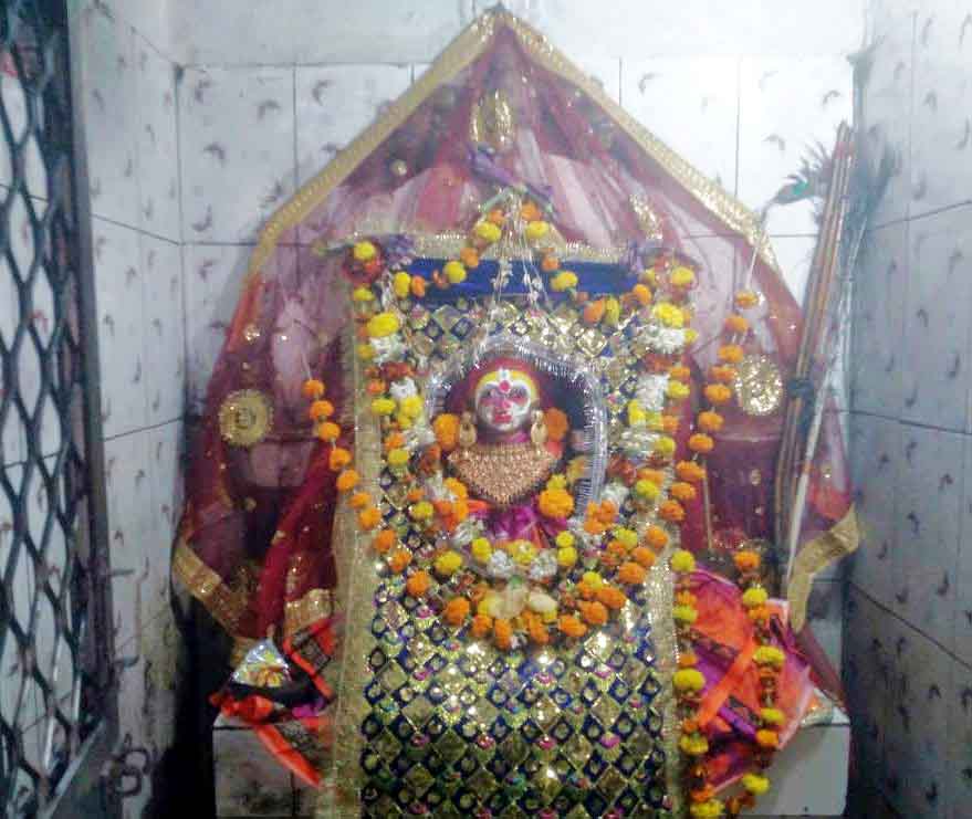 ପଦ୍ମାସନରେ ମା ସର୍ଵମଙ୍ଗଳା