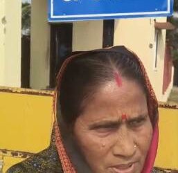 ମହିଳା ଙ୍କୁ ସରପଞ୍ଚ ଙ୍କ ମରଣାନ୍ତକ ଆକ୍ରମଣ : ଏସ ପି ଅଫିସ ଆଗରେ ଧାରଣାରେ ବସିଲେ ଦଳିତ ମହିଳା ଓ ତାଙ୍କ ସ୍ଵାମୀ