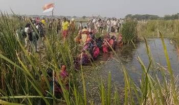କେନାଲ ଖୋଳାକୁ ନେଇ ଗ୍ରାମବାସୀ ଓ ପୋଲିସ ମୁହାଁମୁହିଁ ୨ ଗୁରୁତର ଓ ୭୦ ଜଣ ଅଟକ