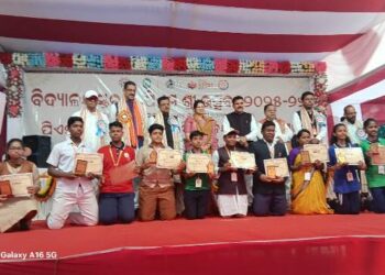 ପି ଏମ ଶ୍ରୀ ବନମାଳୀପୁର ସରକାରୀ ଉଚ୍ଚ ବିଦ୍ୟାଳୟର ବାର୍ଷିକ ଉତ୍ସବରେ ଯୋଗ ଦେଲେ – ଗଣ ଶିକ୍ଷା ମନ୍ତ୍ରୀ