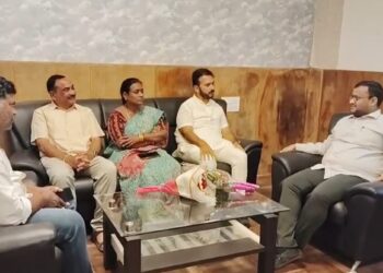 ବିଧାୟକ ରୁପେଶ ପାଣିଗ୍ରାହି ନୂତନ ଜିଲ୍ଲାପାଳ ଅକ୍ଷୟ ସୁନୀଲ ଅଗ୍ରୱାଲ’ଙ୍କୁ ଭେଟି ବିଭିନ୍ନ ଉନ୍ନୟନ ମୁଳକ କାର୍ଯ୍ୟ ନେଇ ଆଲୋଚନା