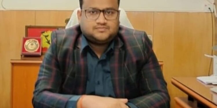 ଗଜପତି ଜିଲ୍ଲାପାଳଙ୍କ ମହନୀୟତା : ମଦୁରାଇରେ ମୃତ ଦାଦନ ଶ୍ରମିକଙ୍କ ଶବ ଆଣିବାକୁ ସହାୟତା ପ୍ରଦାନ